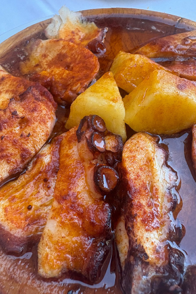 Zarra con pulpo en Plaza Mayor Madrid
